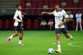 火箭后卫通 火箭后卫通